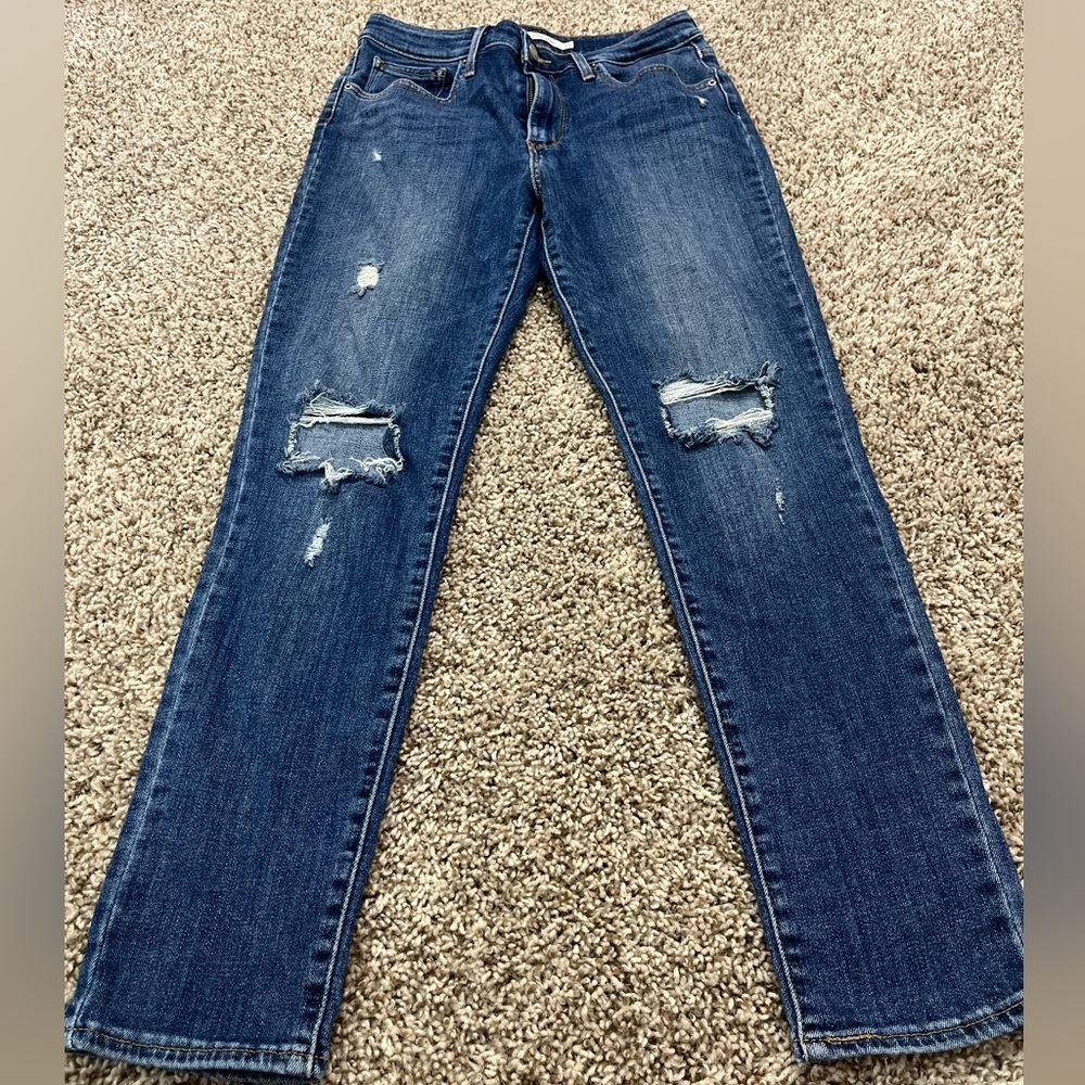 Levi’s 721 high rise skinny Distressed Women's Jeans sz 30